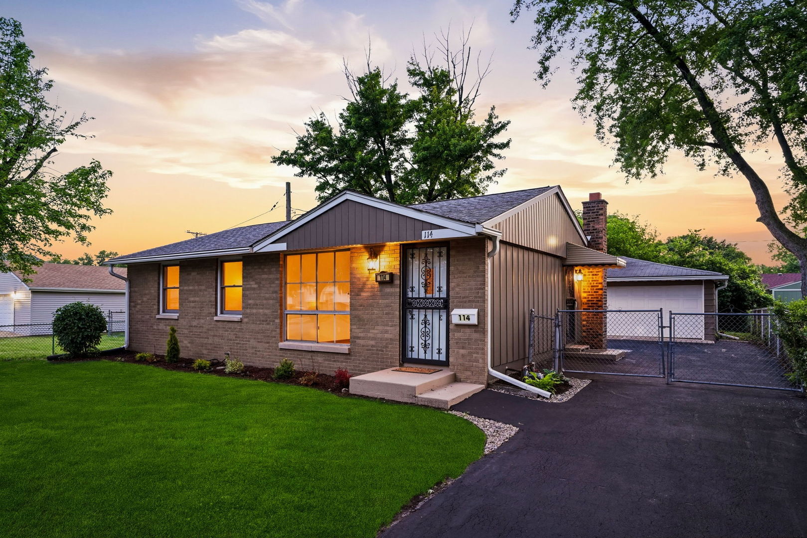 2nd image of 114 S Willow Ln, Glenwood, IL 60425 | MLS# 12708997