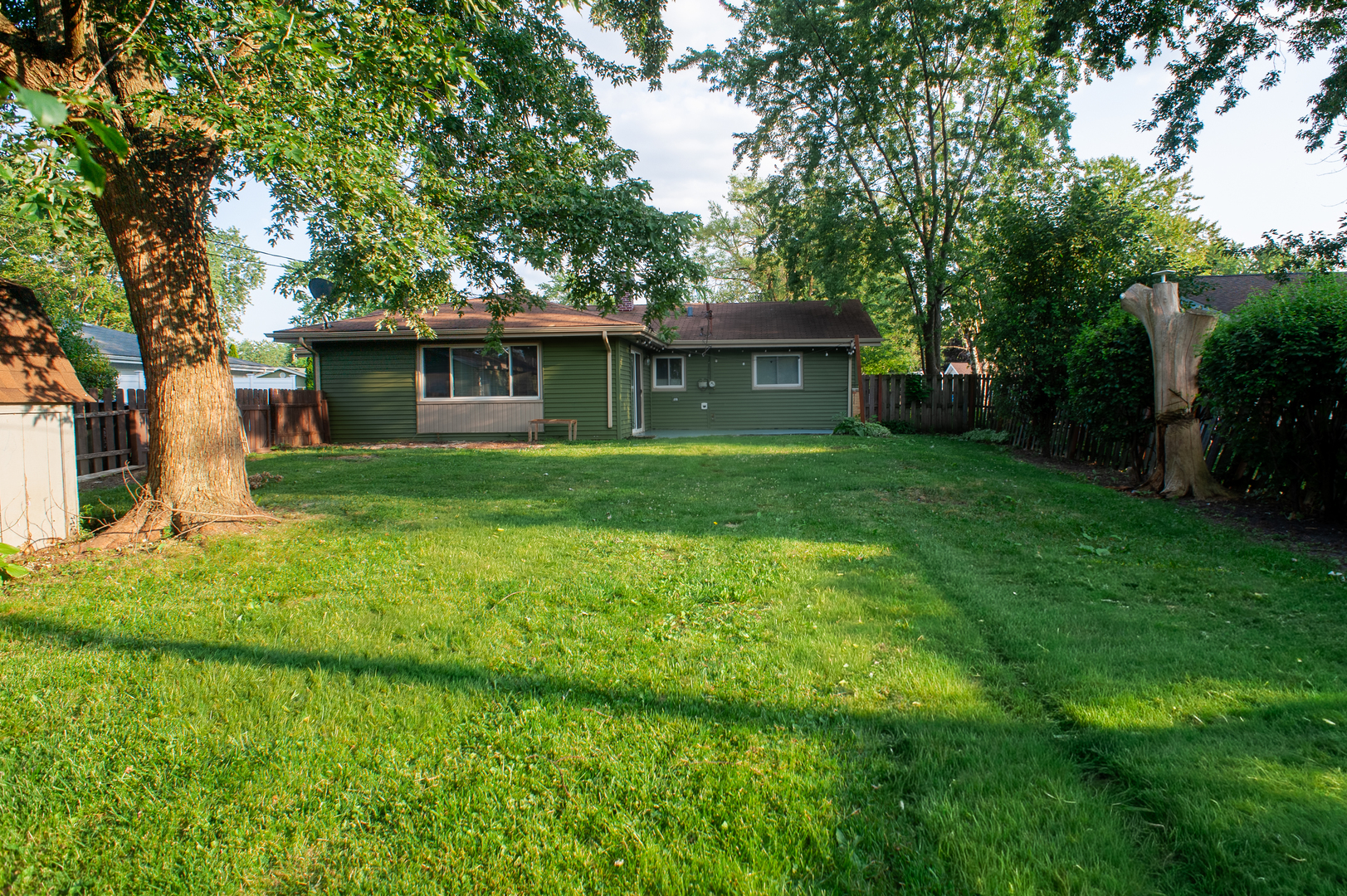 5th image of 530 Maywood Ln, Hoffman Estates, IL 60169 | MLS# 12709055