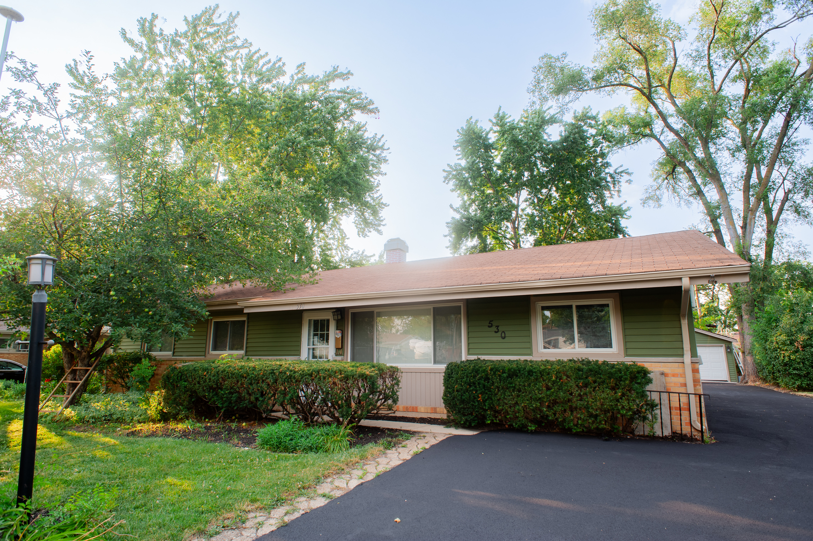3rd image of 530 Maywood Ln, Hoffman Estates, IL 60169 | MLS# 12709055