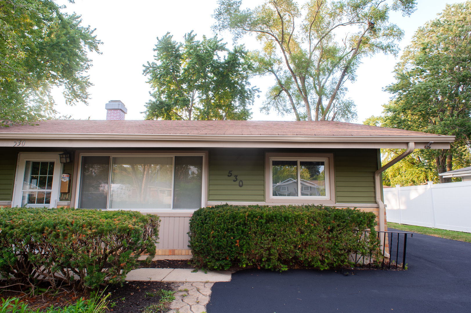 1st image of 530 Maywood Ln, Hoffman Estates, IL 60169 | MLS# 12709055