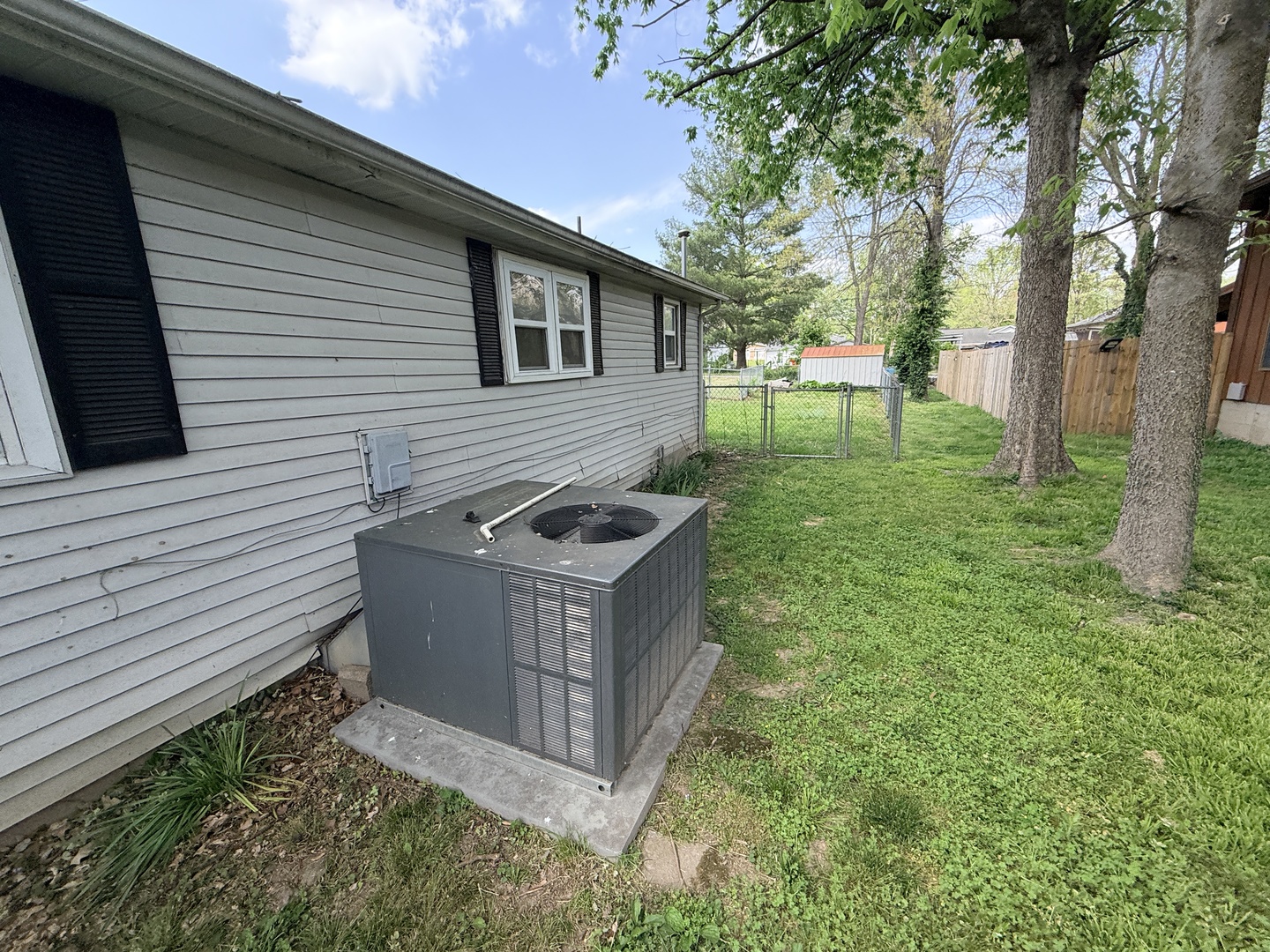 Homes for sale in Murphysboro, IL | 2012 Roblee Ave, Murphysboro, IL 62966 | MLS# 12709056