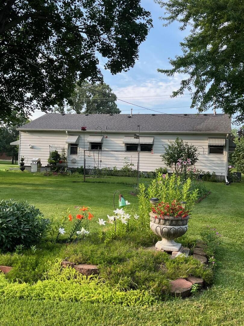 Homes for sale in Genoa, IL | 918 W Main St, Genoa, IL 60135 | MLS# 12709082