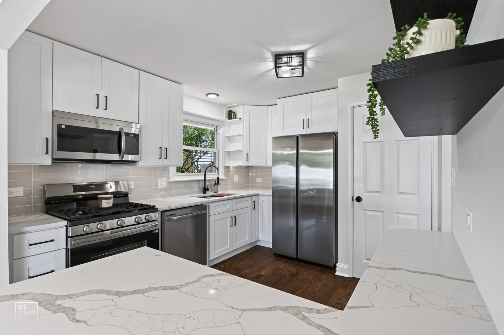 5th image of 7725 Narragansett Ave, Burbank, IL 60459 | MLS# 12709098