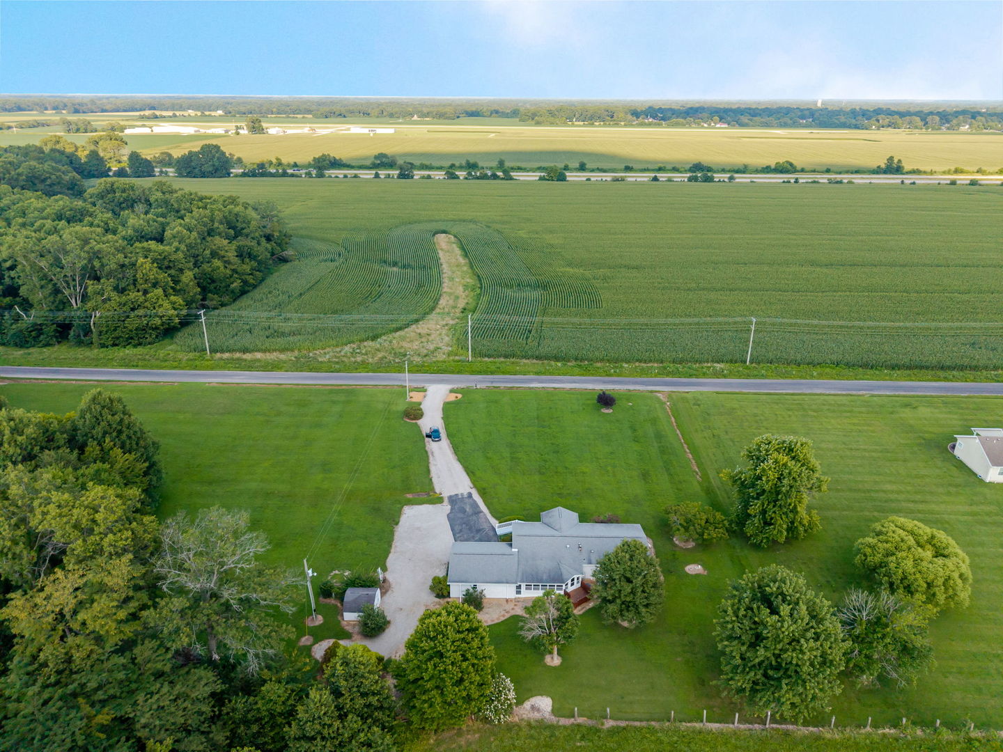 Homes for sale in Salem, IL | 4581 Hotze Rd, Salem, IL 62881 | MLS# 12709110