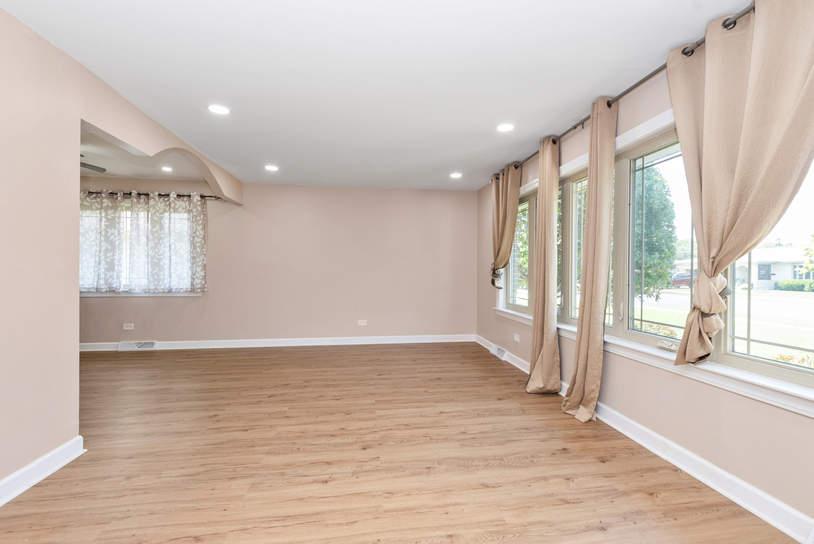 3rd image of 16725 Oleander Ave, Tinley Park, IL 60477 | MLS# 12709112