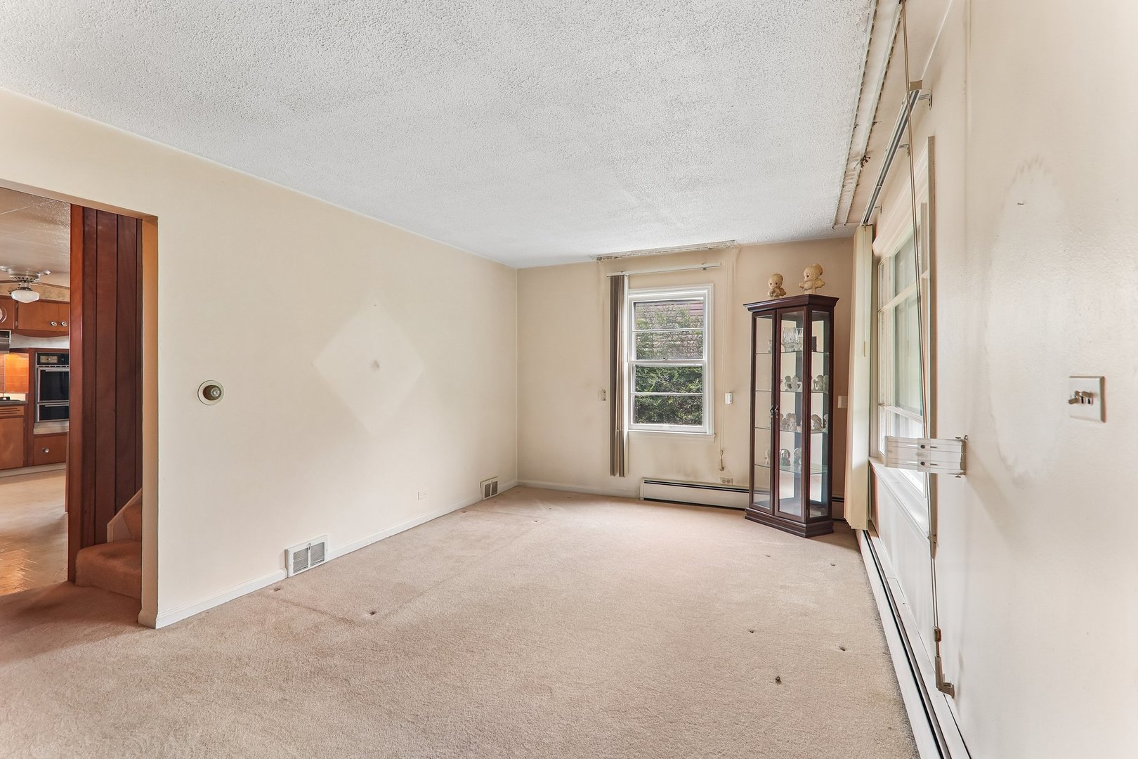 3rd image of 2218 Pearsall Pkwy, Waukegan, IL 60085 | MLS# 12709175