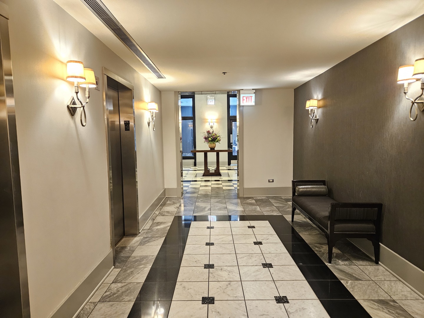 3rd image of 70 W Huron St, Chicago, IL 60654
