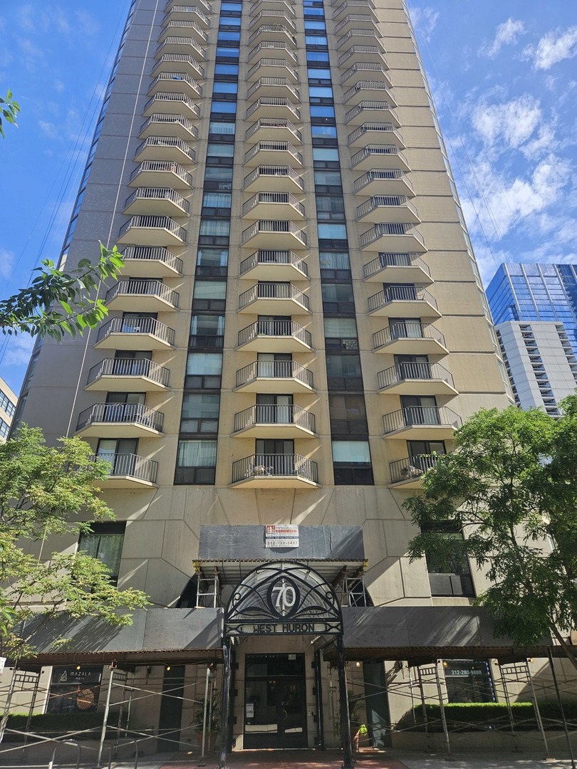 1st image of 70 W Huron St, Chicago, IL 60654