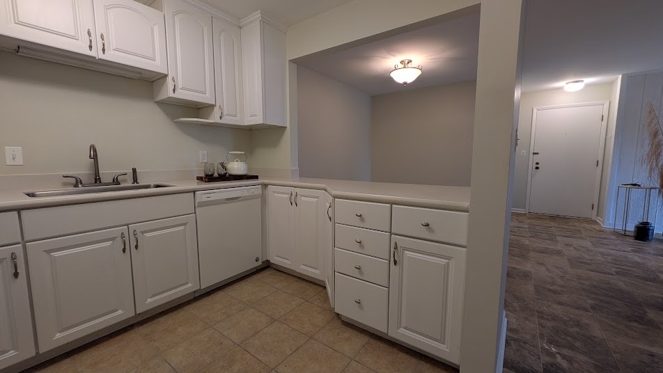 Homes for sale in Crystal Lake, IL | 596 Somerset Ln #7, Crystal Lake, IL 60014 | MLS# 12709247