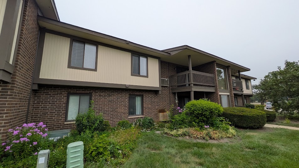 Homes for sale in Crystal Lake, IL | 596 Somerset Ln #7, Crystal Lake, IL 60014 | MLS# 12709247