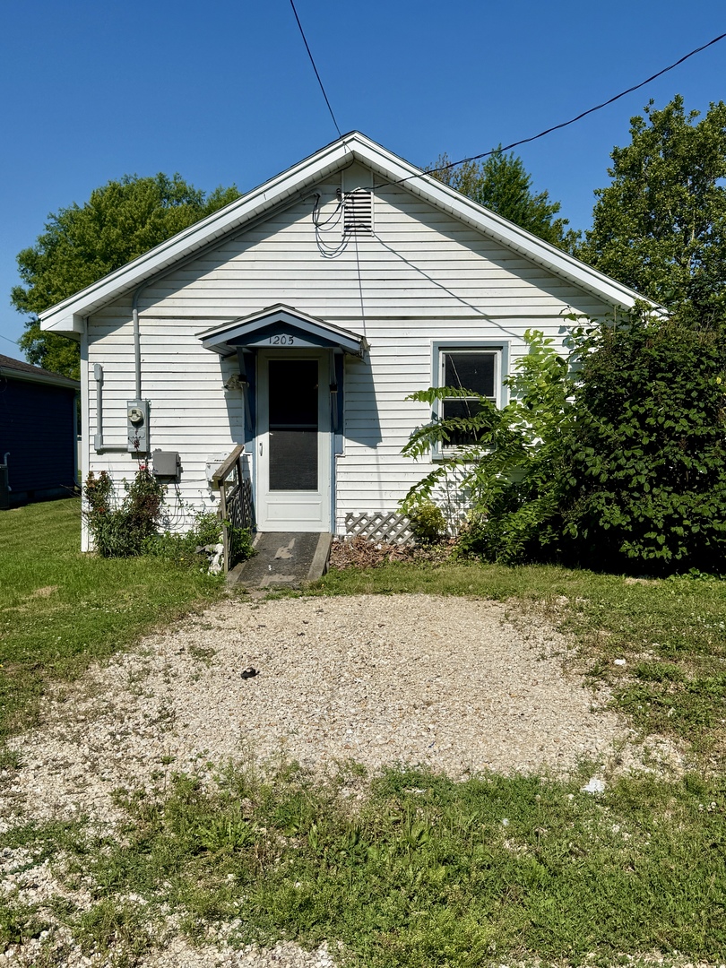 Homes for sale in Sterling, IL | 1205 K Ave, Sterling, IL 61081 | MLS# 12709255