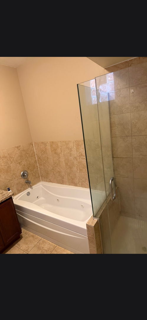 2nd image of 6209 N Washtenaw Ave, Chicago, IL 60659