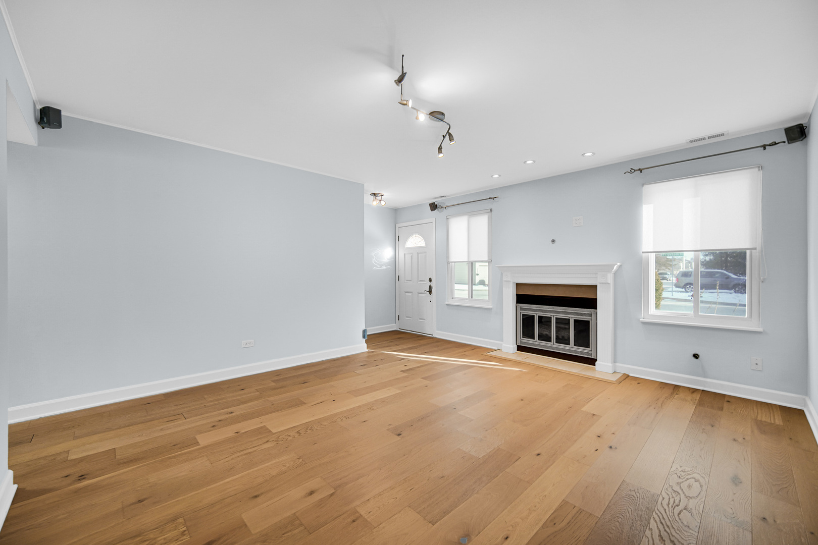 4th image of 6318 Prideham St, Downers Grove, IL 60516 | MLS# 12709259