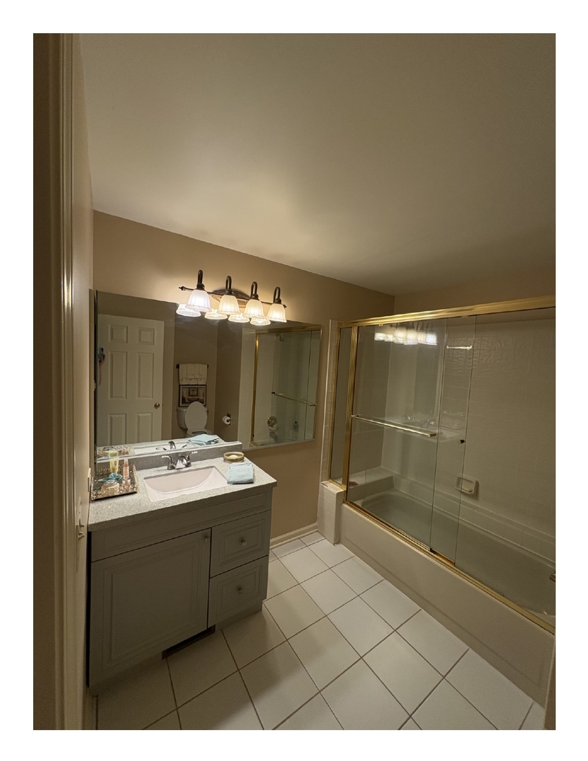 3rd image of 1249 Oak Hill Rd #CONDO, Lake Barrington, IL 60010 | MLS# 12709273