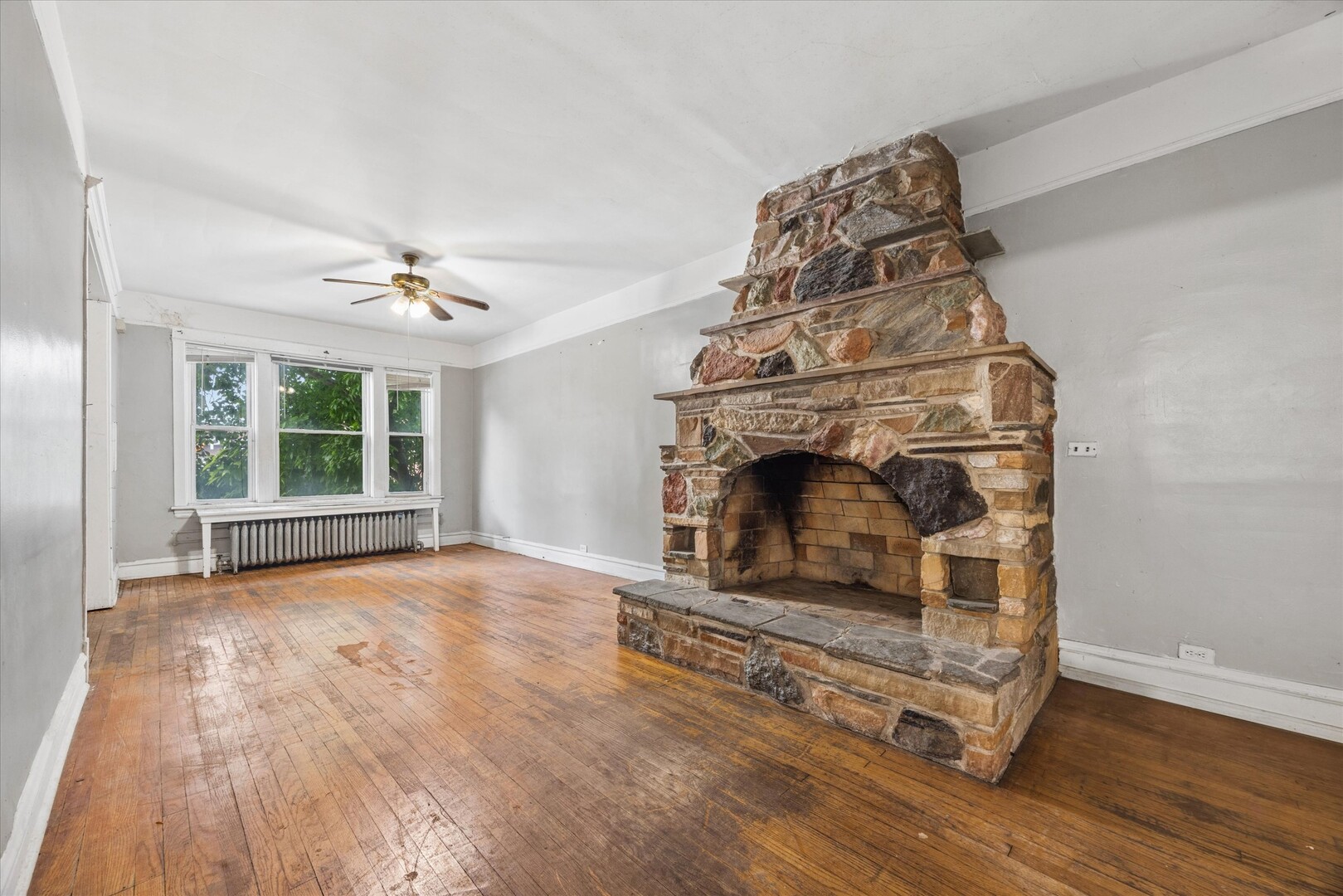 2nd image of 1946 W Armitage Ave, Chicago, IL 60647 | MLS# 12709298