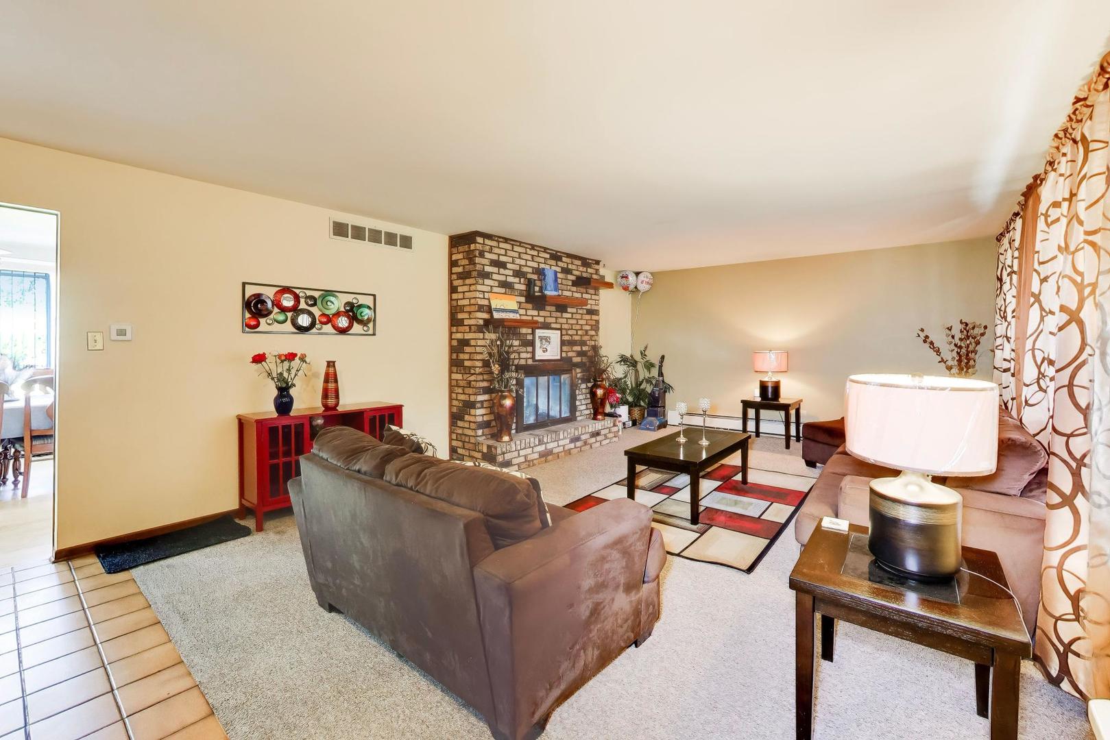 5th image of 18026 State Line Ave, Lansing, IL 60438 | MLS# 12709350