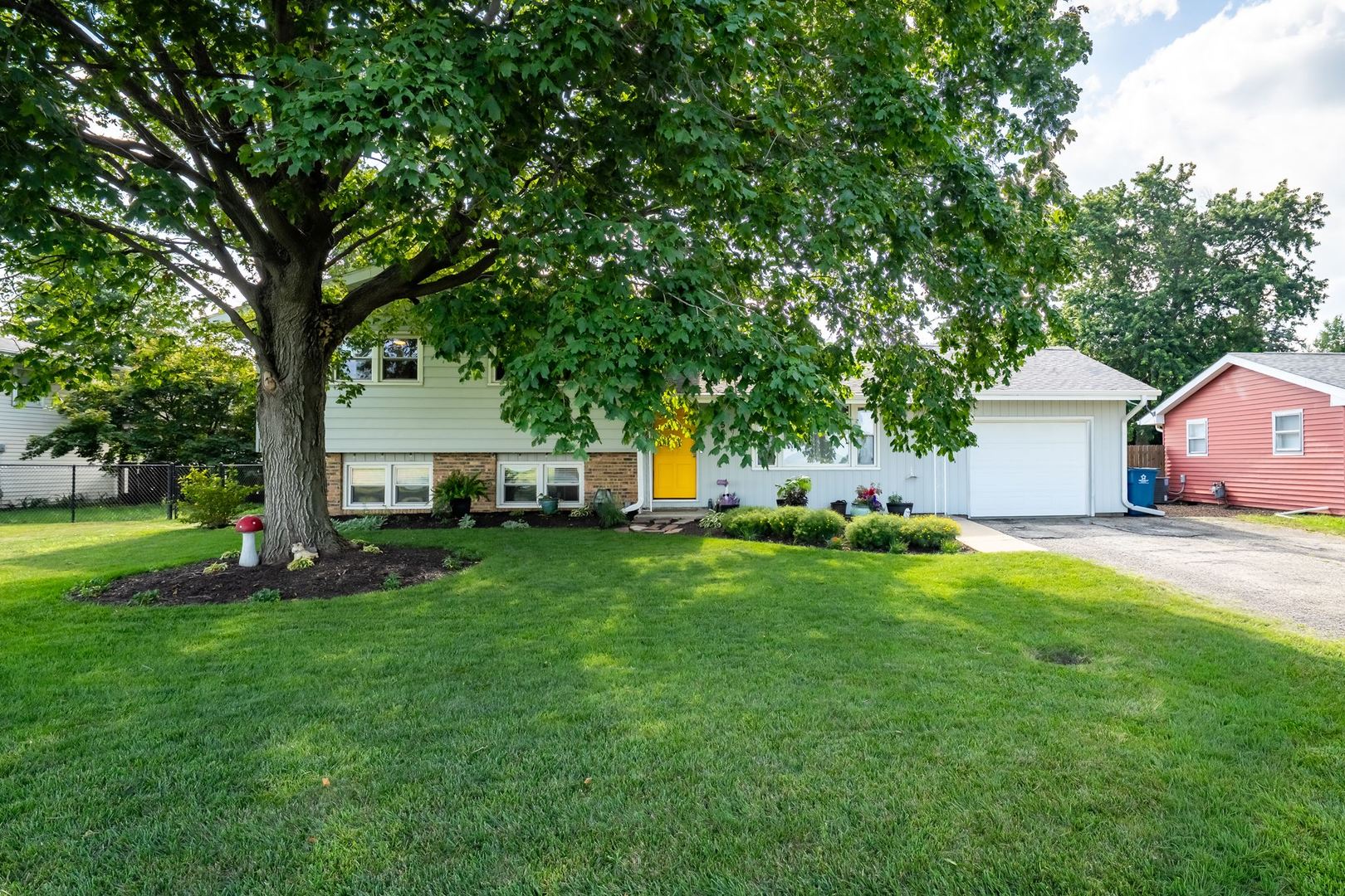 Homes for sale in Hudson, IL | 507 S East St, Hudson, IL 61748 | MLS# 12709380