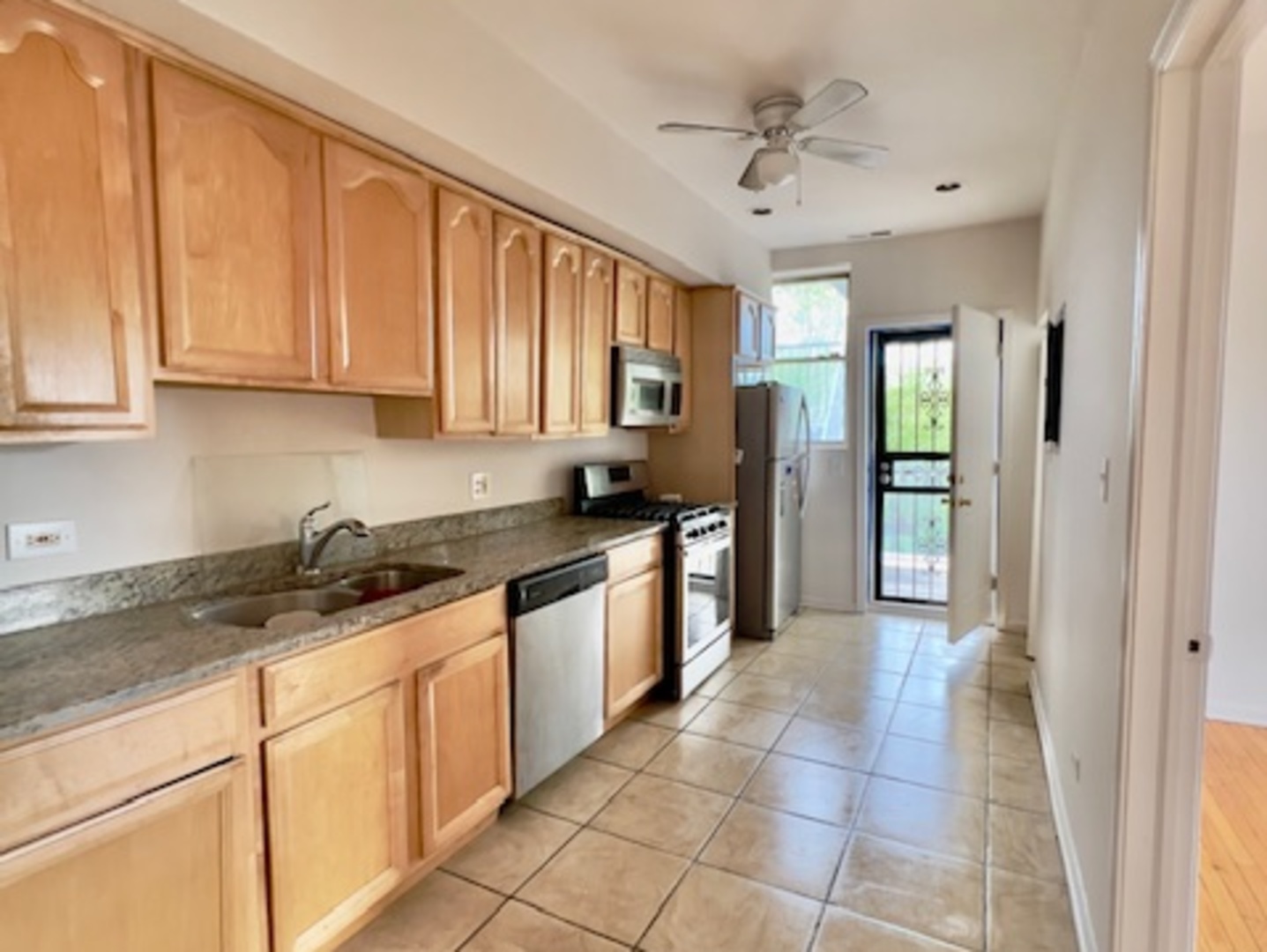 4th image of 6945 S Dorchester Ave #2S, Chicago, IL 60637 | MLS# 12709388