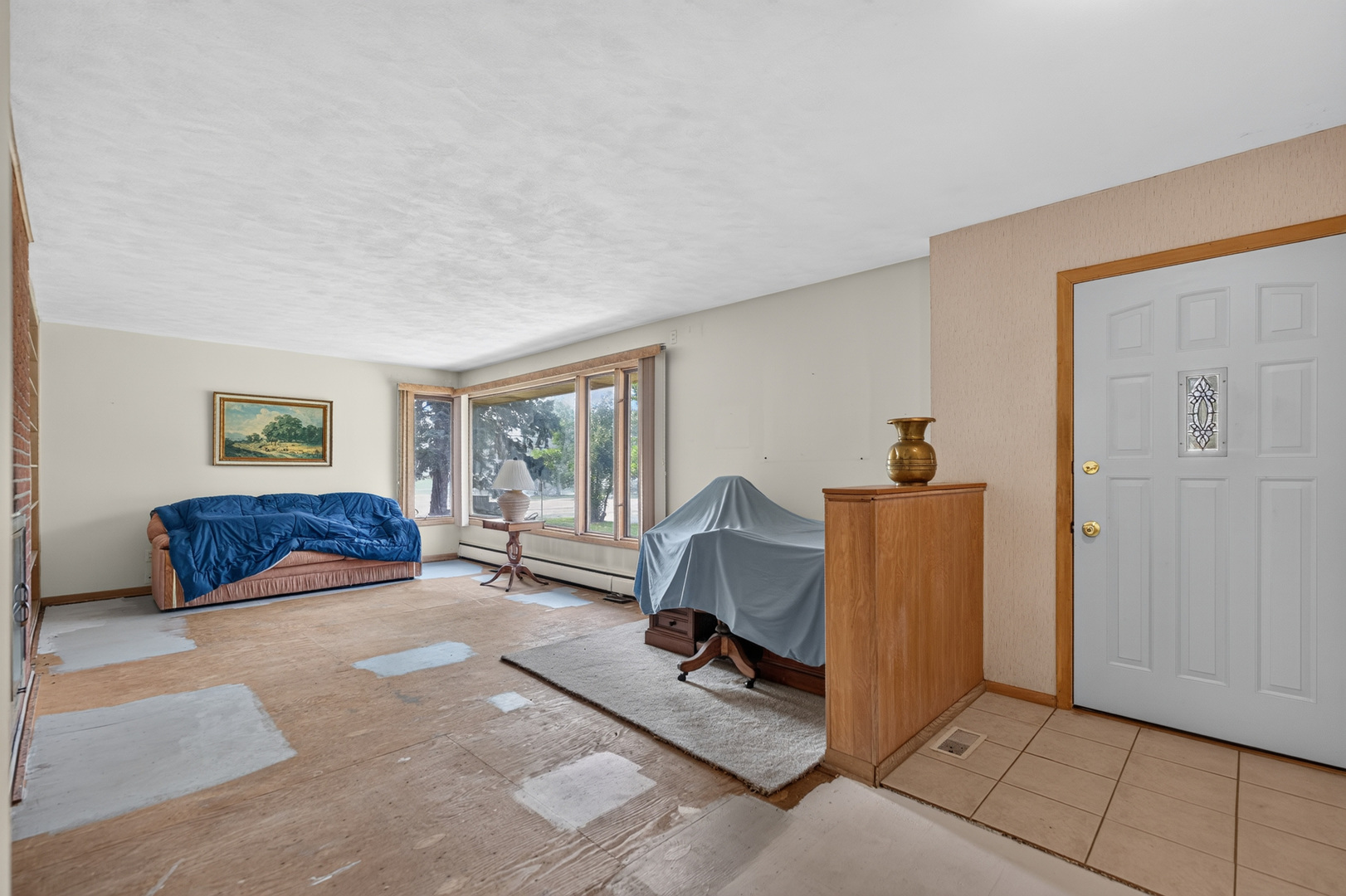 Homes for sale in De Kalb, IL | 1111 Loren Dr, De Kalb, IL 60115 | MLS# 12709393
