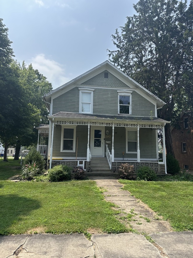 Homes for sale in Fairbury, IL | 207 W Elm St, Fairbury, IL 61739 | MLS# 12709413