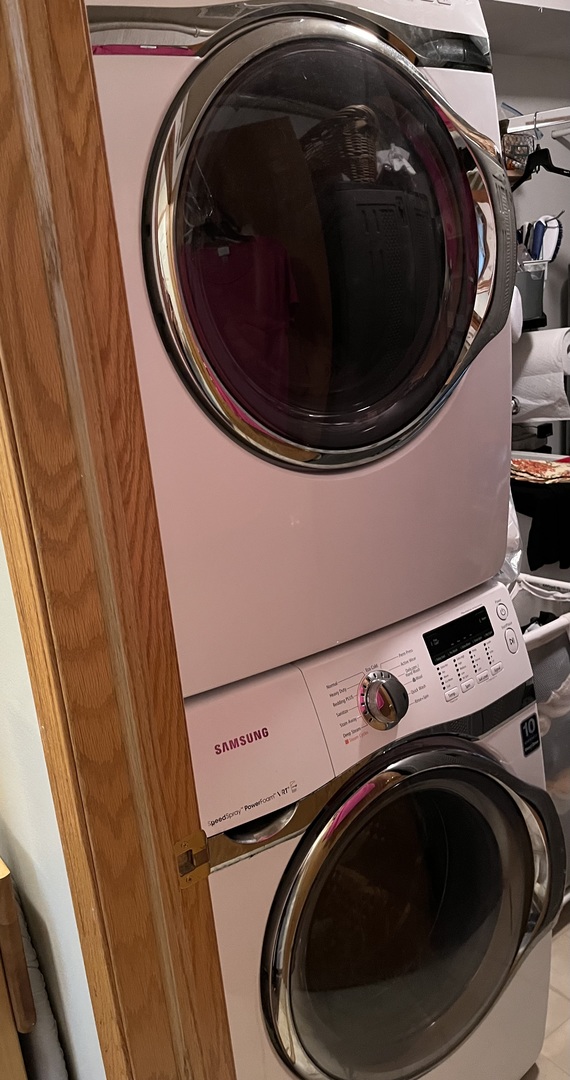 2nd image of 48 New Hvn Dr, Cary, IL 60013