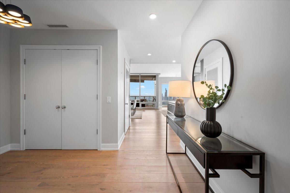 4th image of 340 E Randolph St #4906, Chicago, IL 60601 | MLS# 12709455