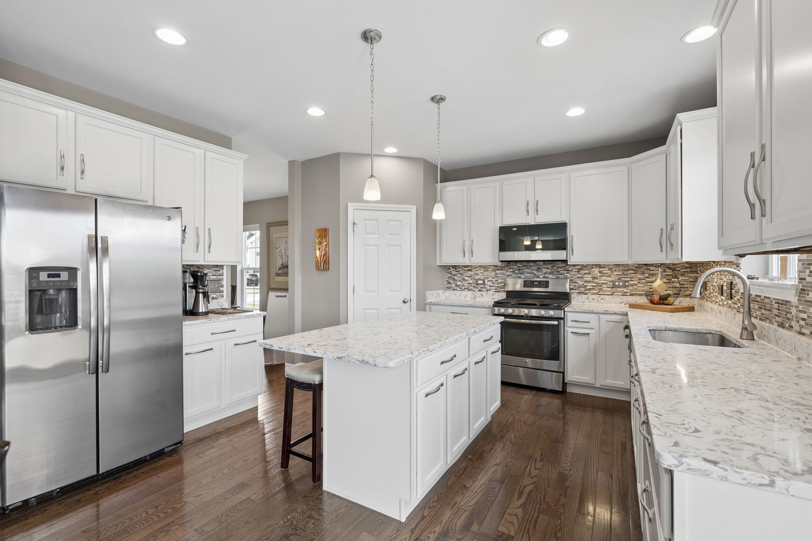 4th image of 13824 Amelia Dr, Lemont, IL 60439 | MLS# 12709471