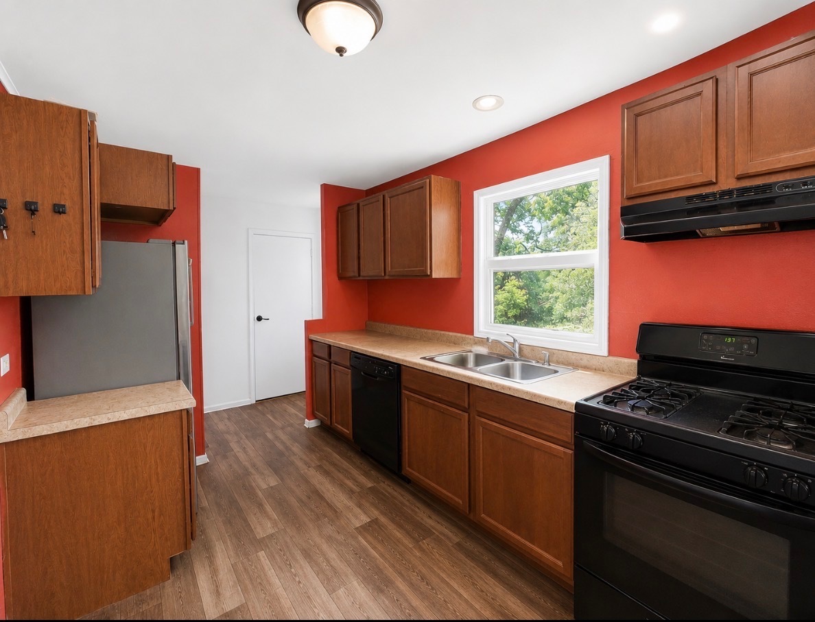 4th image of 205 Caddy Ave, Carpentersville, IL 60110 | MLS# 12709475