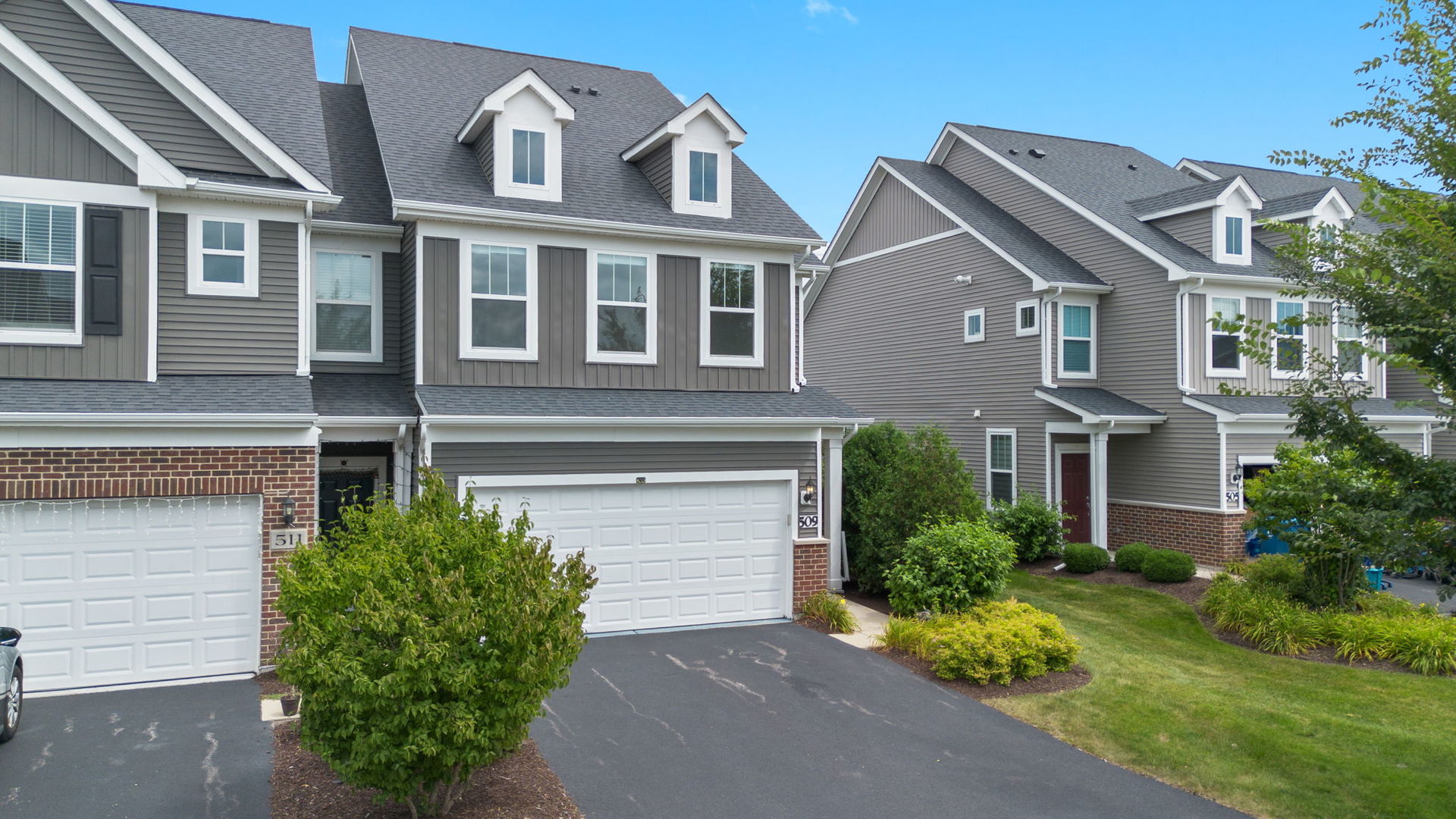 2nd image of 509 Watercress Dr, Aurora, IL 60504 | MLS# 12709575