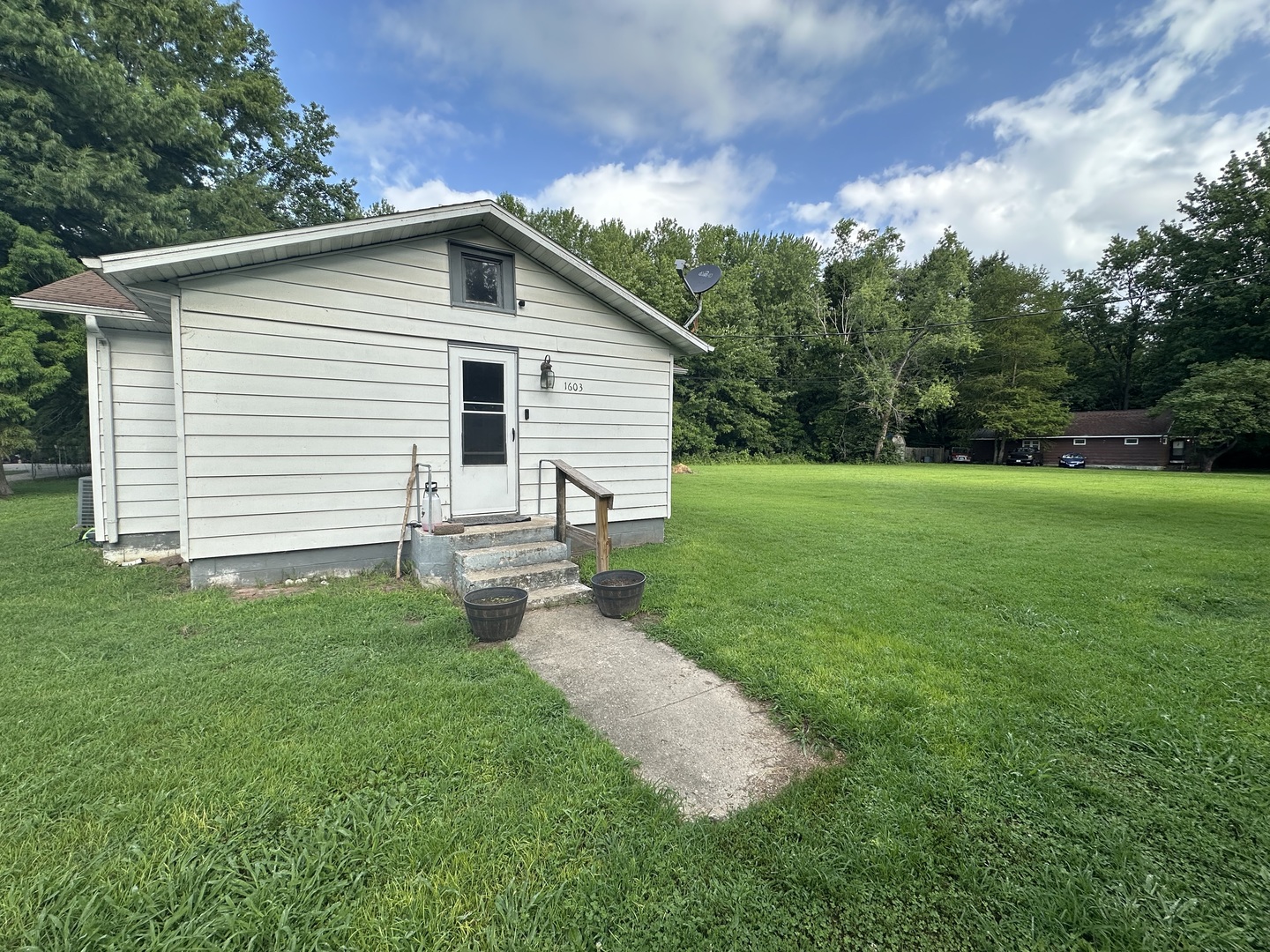 1st image of 1603 West Rd, West Frankfort, IL 62896 | MLS# 12709586