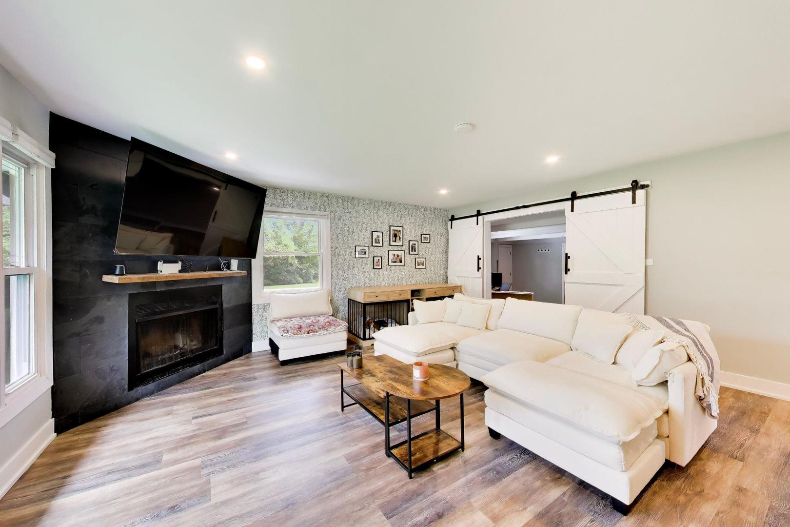 4th image of 10 Rugby Rd, Lake Zurich, IL 60047 | MLS# 12709607