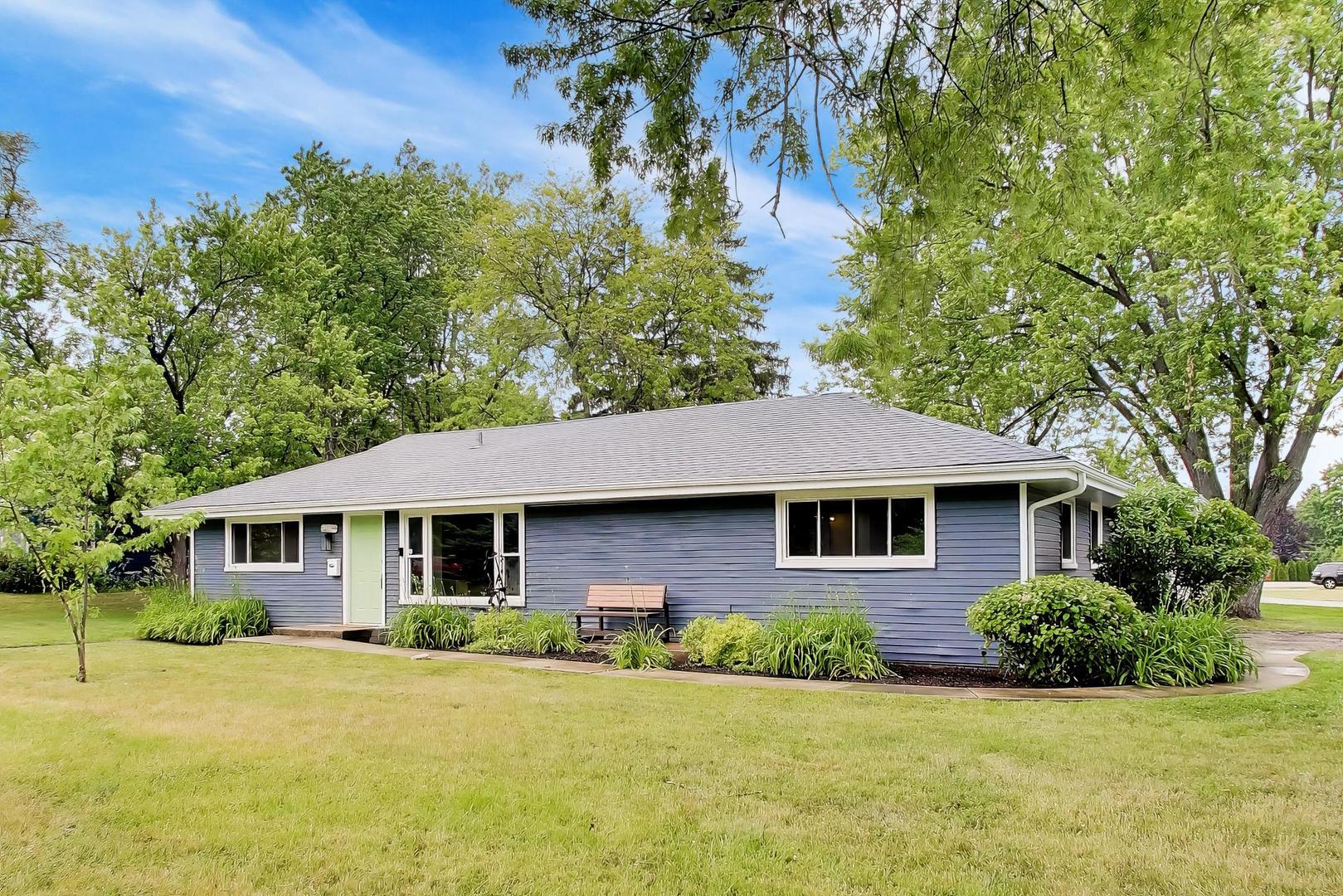 3rd image of 10 Rugby Rd, Lake Zurich, IL 60047 | MLS# 12709607