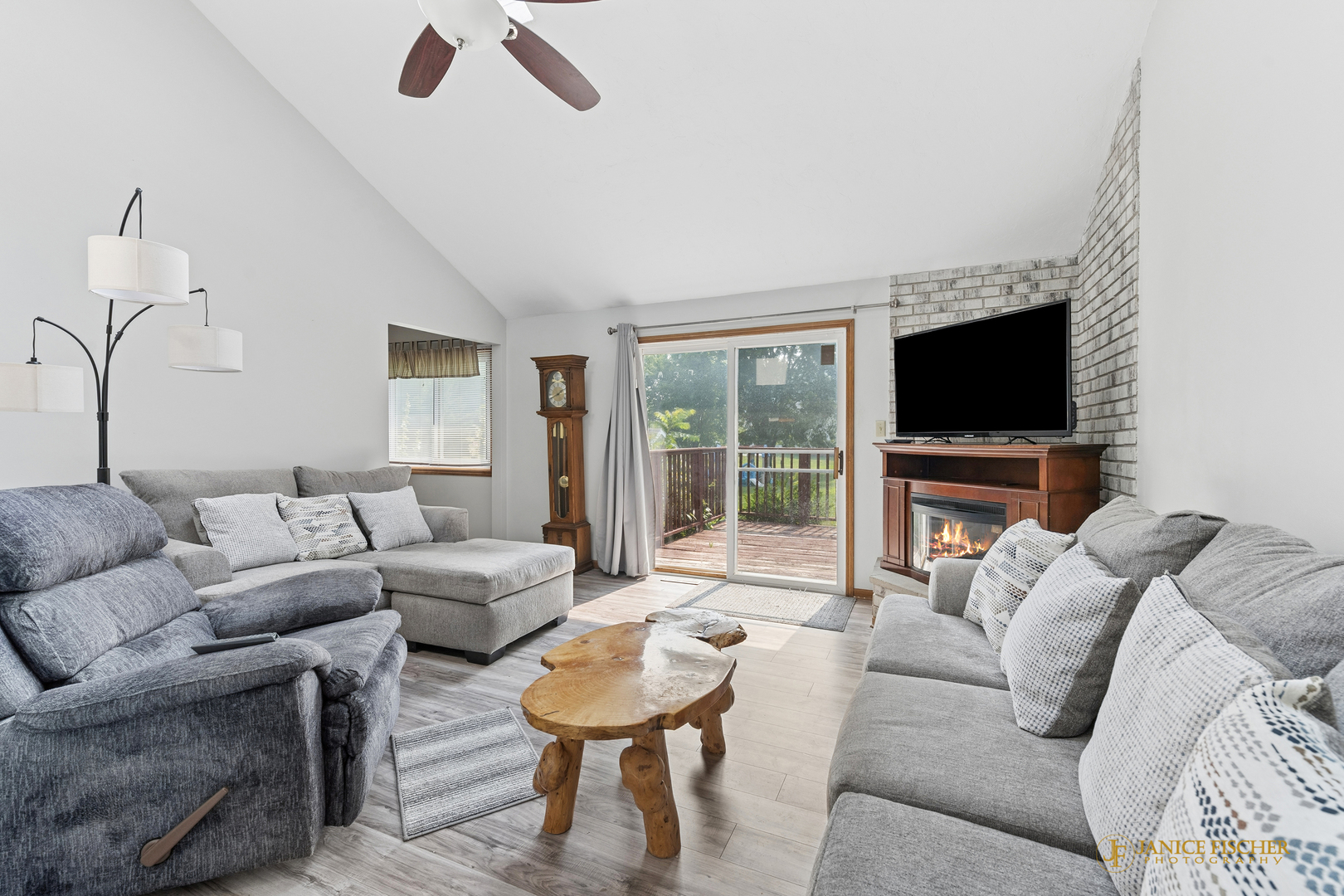 Homes for sale in Poplar Grove, IL | 106 Sequoyah Ct Sw, Poplar Grove, IL 61065 | MLS# 12709611