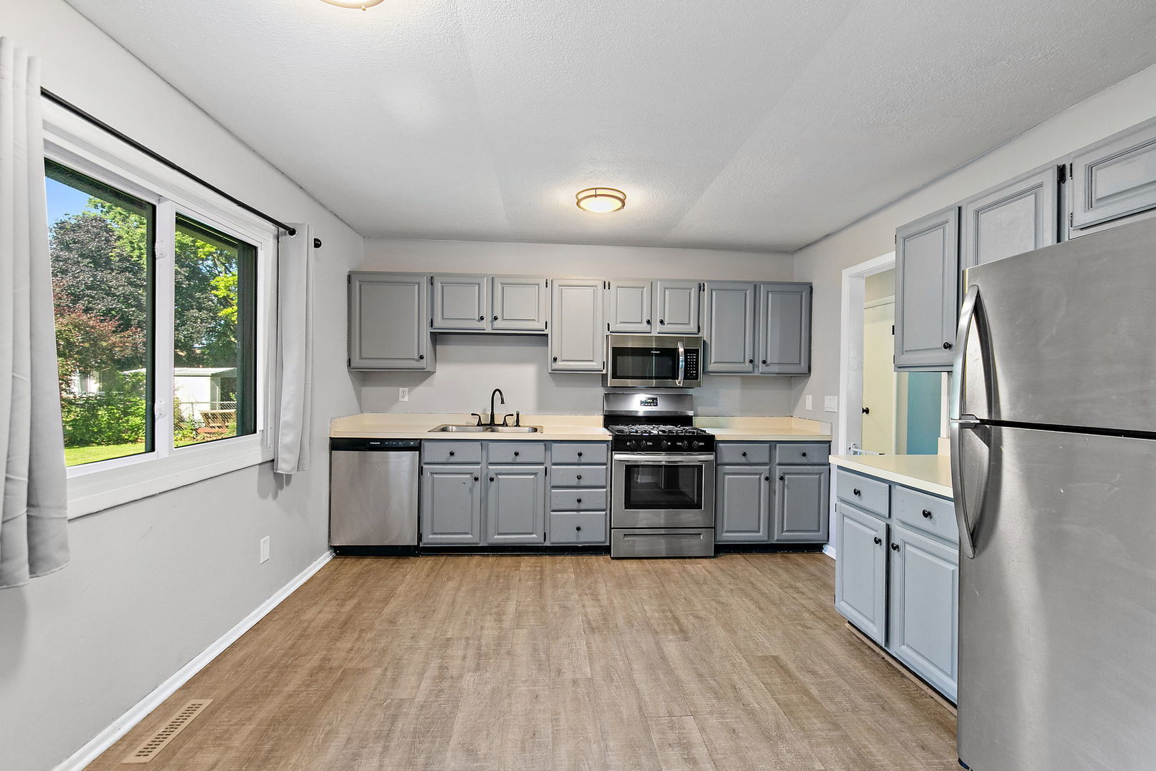 Homes for sale in Crystal Lake, IL | 85 Sherbon Ln, Crystal Lake, IL 60014 | MLS# 12709624