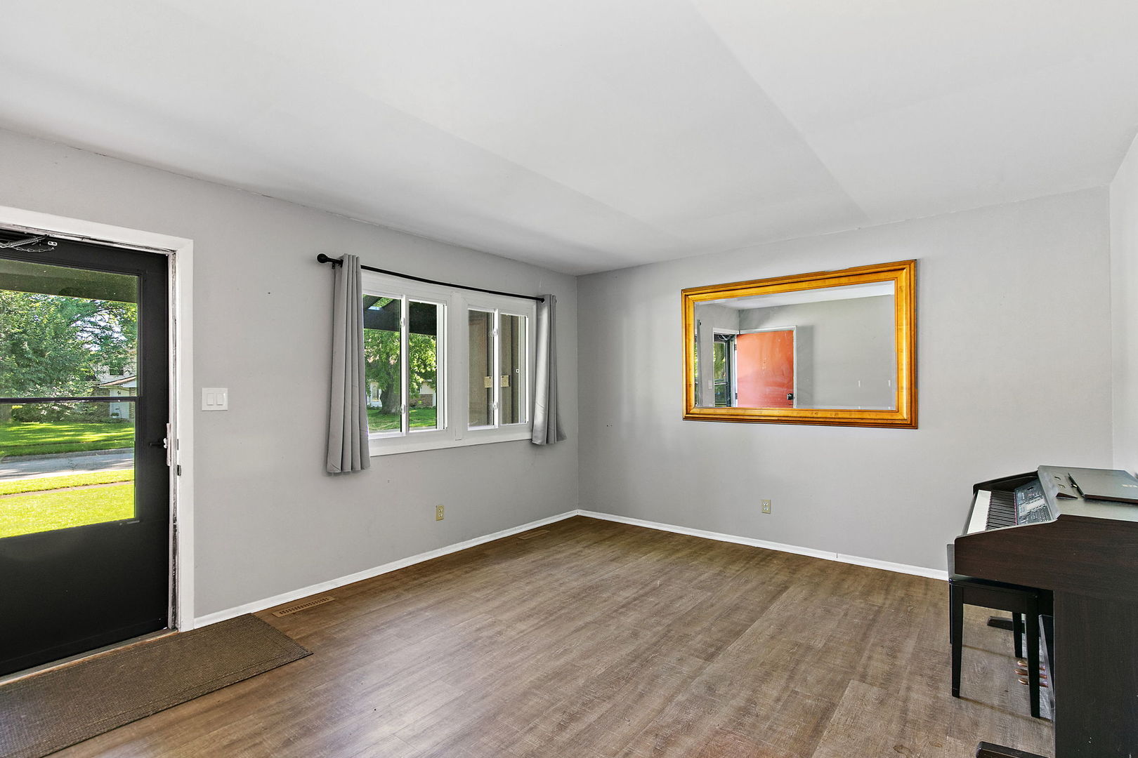 Homes for sale in Crystal Lake, IL | 85 Sherbon Ln, Crystal Lake, IL 60014 | MLS# 12709624