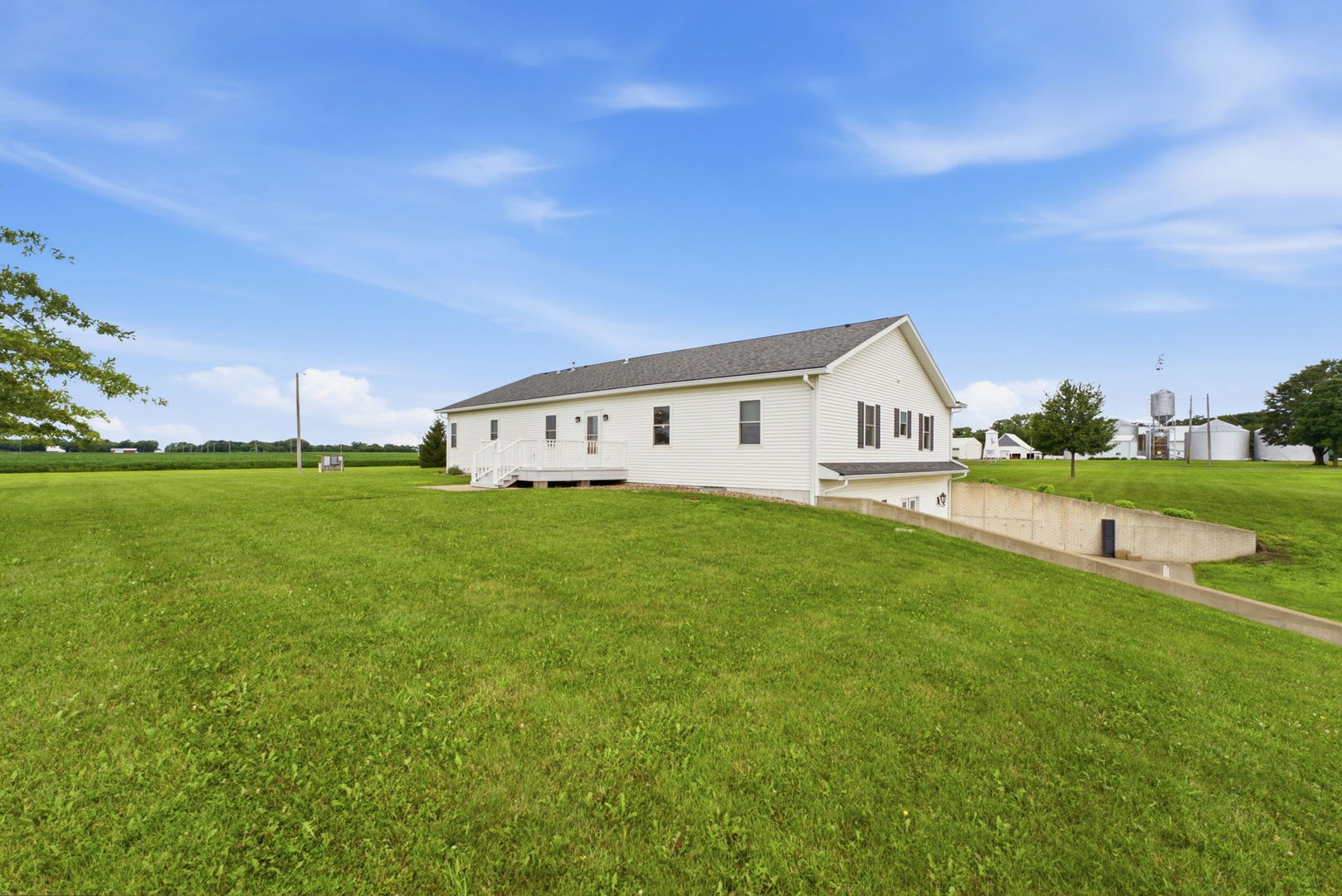 Homes for sale in Aledo, IL | 2127 75th Ave, Aledo, IL 61231 | MLS# 12709658