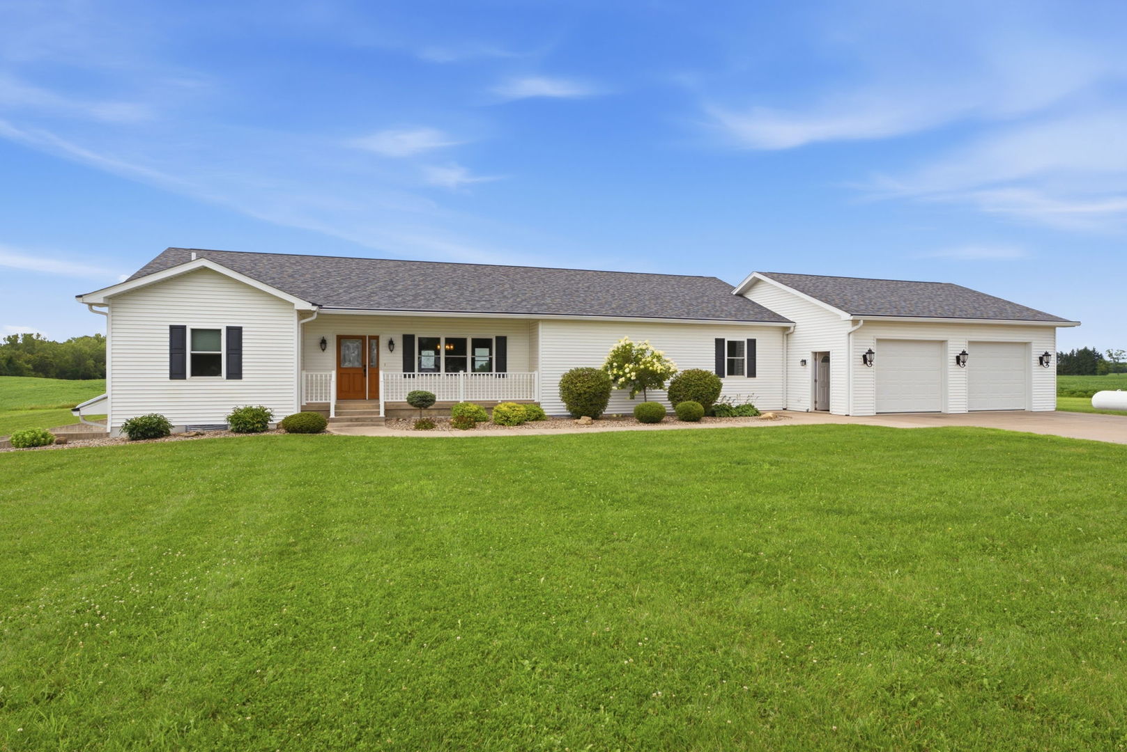 Homes for sale in Aledo, IL | 2127 75th Ave, Aledo, IL 61231 | MLS# 12709658