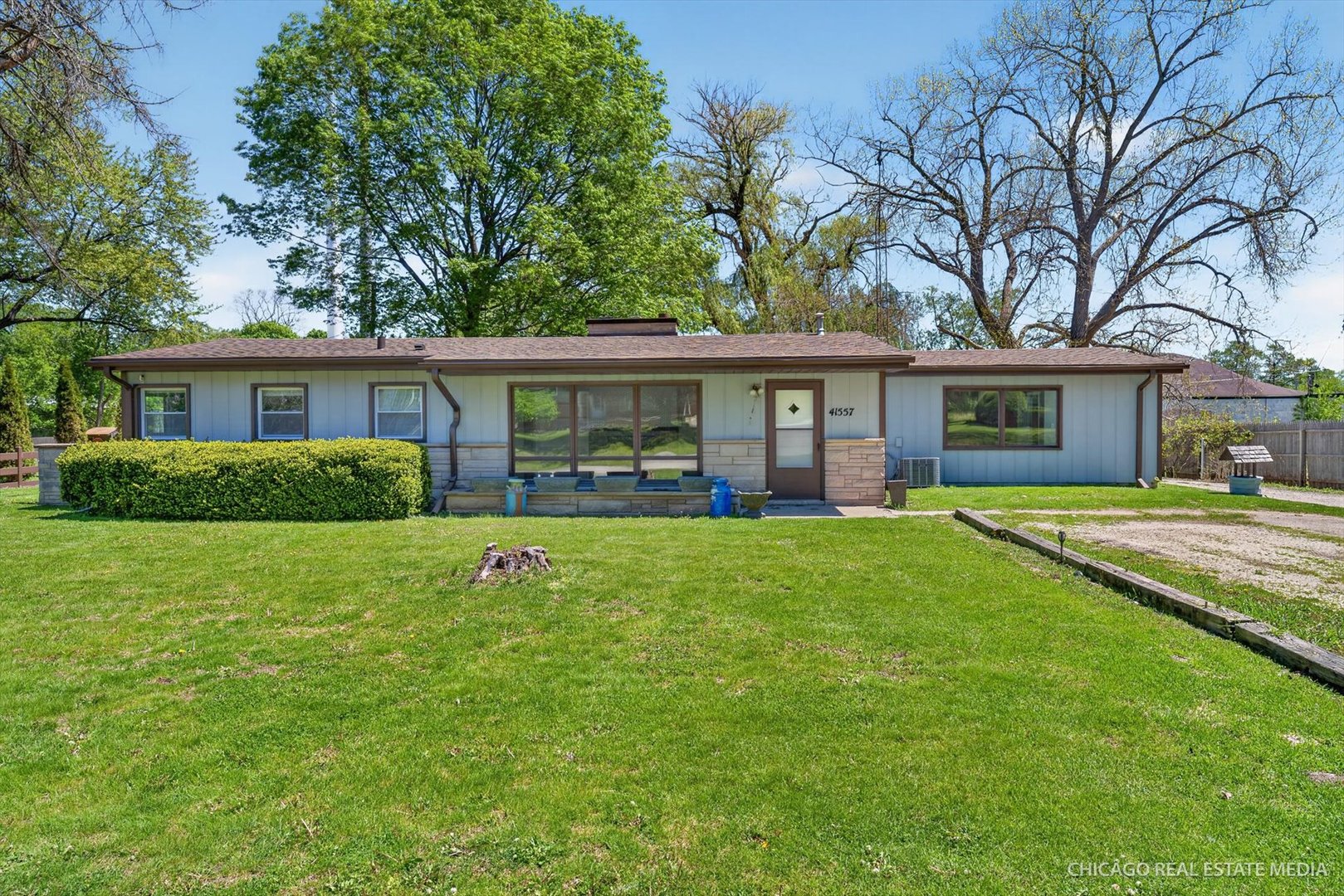 Homes for sale in Zion, IL | 41557 N Illinois St, Zion, IL 60099 | MLS# 12709688