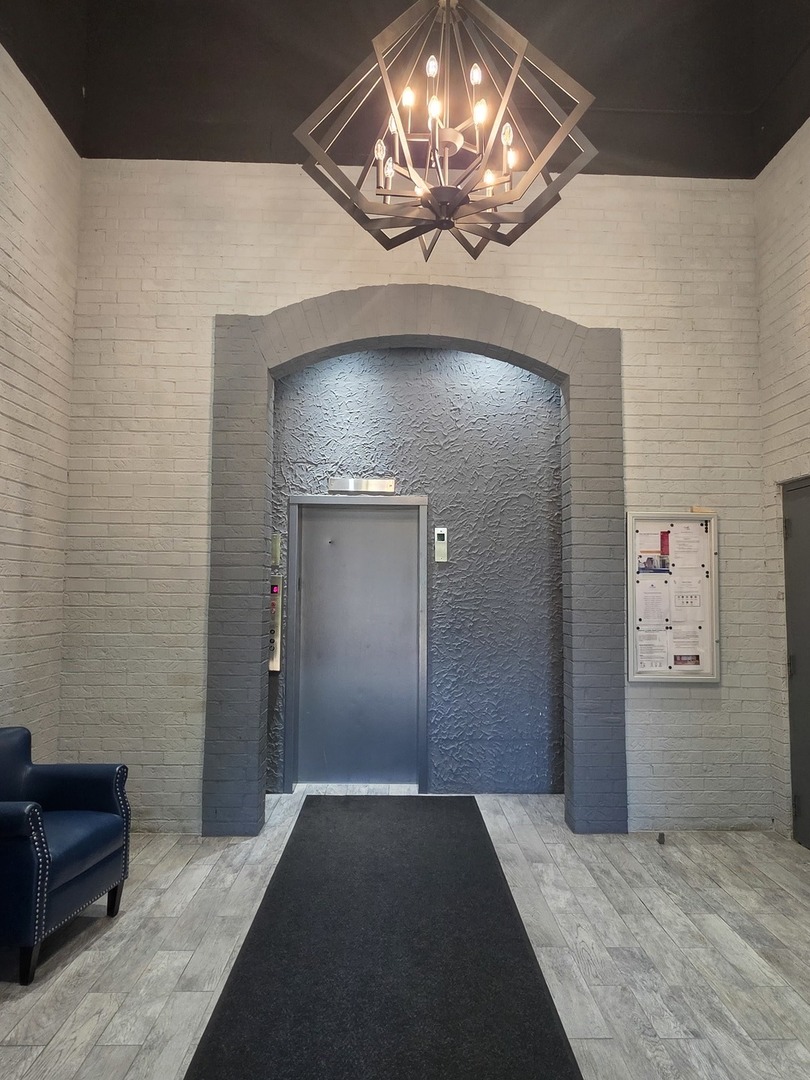 4th image of 350 Plum Creek Dr #406, Wheeling, IL 60090 | MLS# 12709697