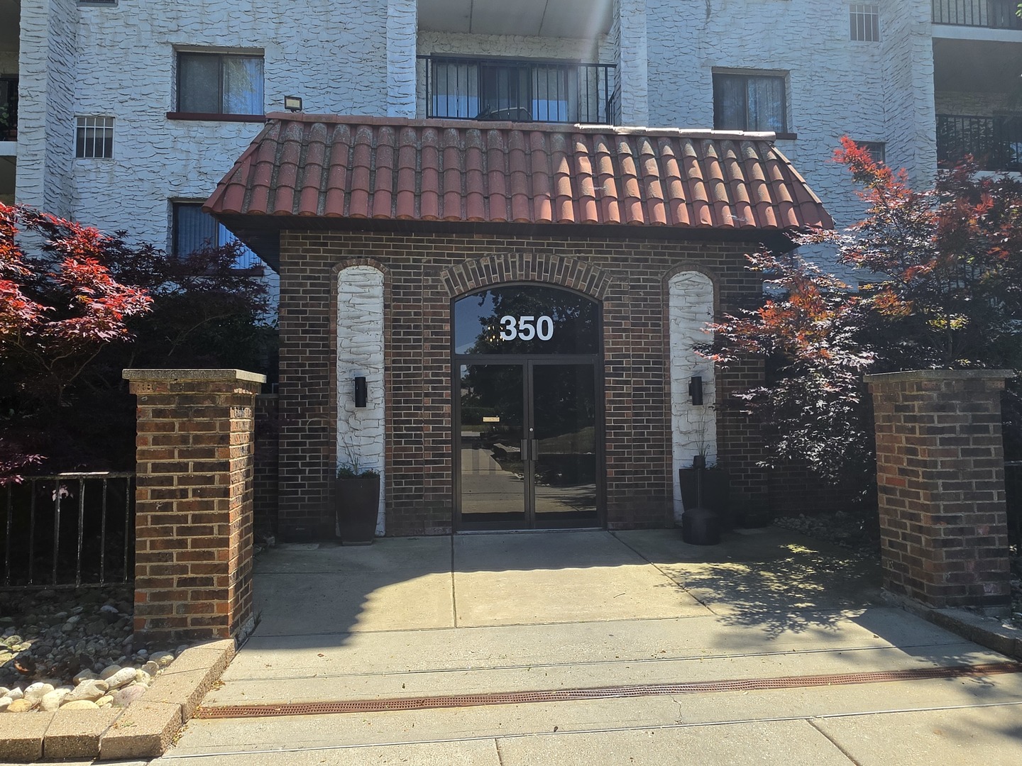3rd image of 350 Plum Creek Dr #406, Wheeling, IL 60090 | MLS# 12709697