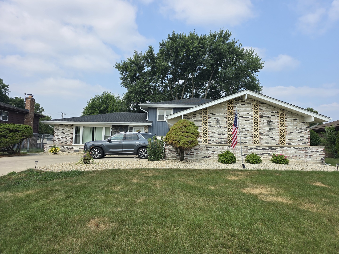 3rd image of 7014 Wilcox Ave, Darien, IL 60561 | MLS# 12709710