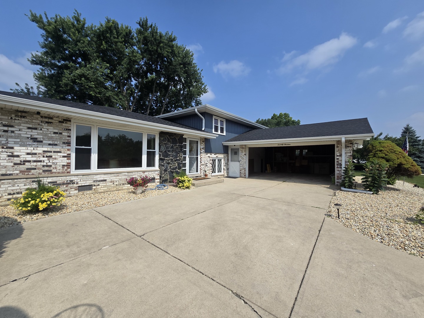 4th image of 7014 Wilcox Ave, Darien, IL 60561 | MLS# 12709710