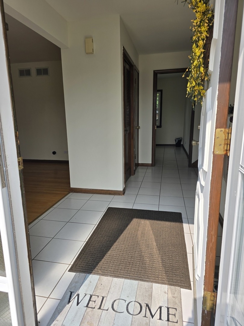 5th image of 7014 Wilcox Ave, Darien, IL 60561 | MLS# 12709710
