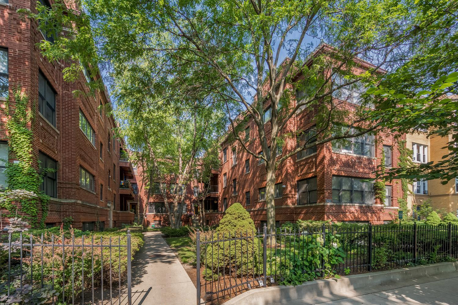Homes for sale in Chicago, IL | 6622 N Ashland Ave #1, Chicago, IL 60626 | MLS# 12709795