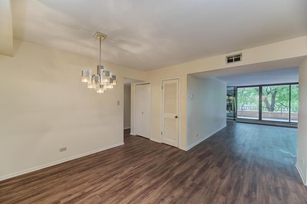 4th image of 465 W Dominion Dr, Wood Dale, IL 60191