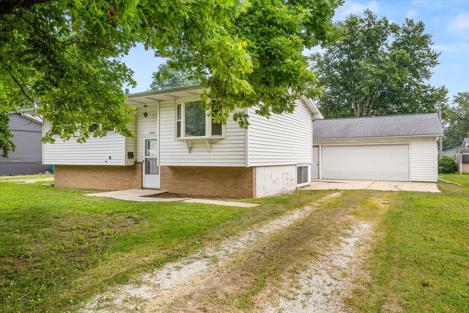 Homes for sale in Streator, IL | 1803 Wright St, Streator, IL 61364 | MLS# 12709812