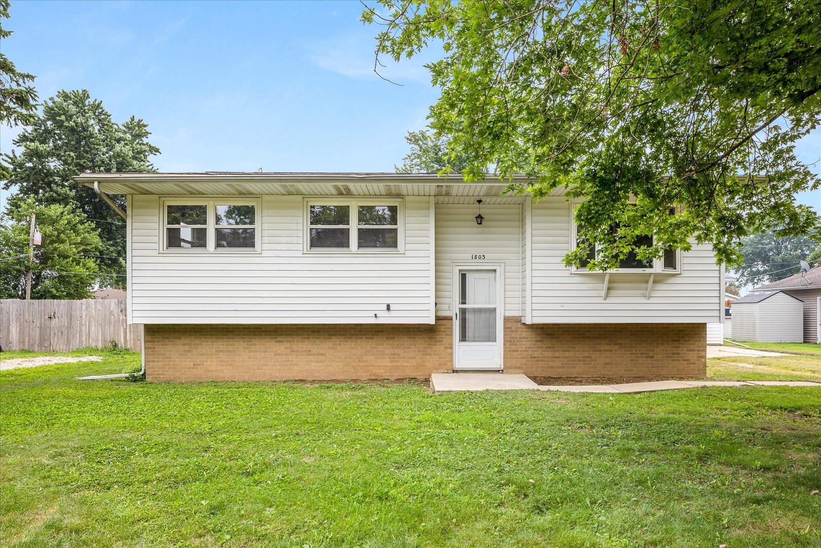 Homes for sale in Streator, IL | 1803 Wright St, Streator, IL 61364 | MLS# 12709812