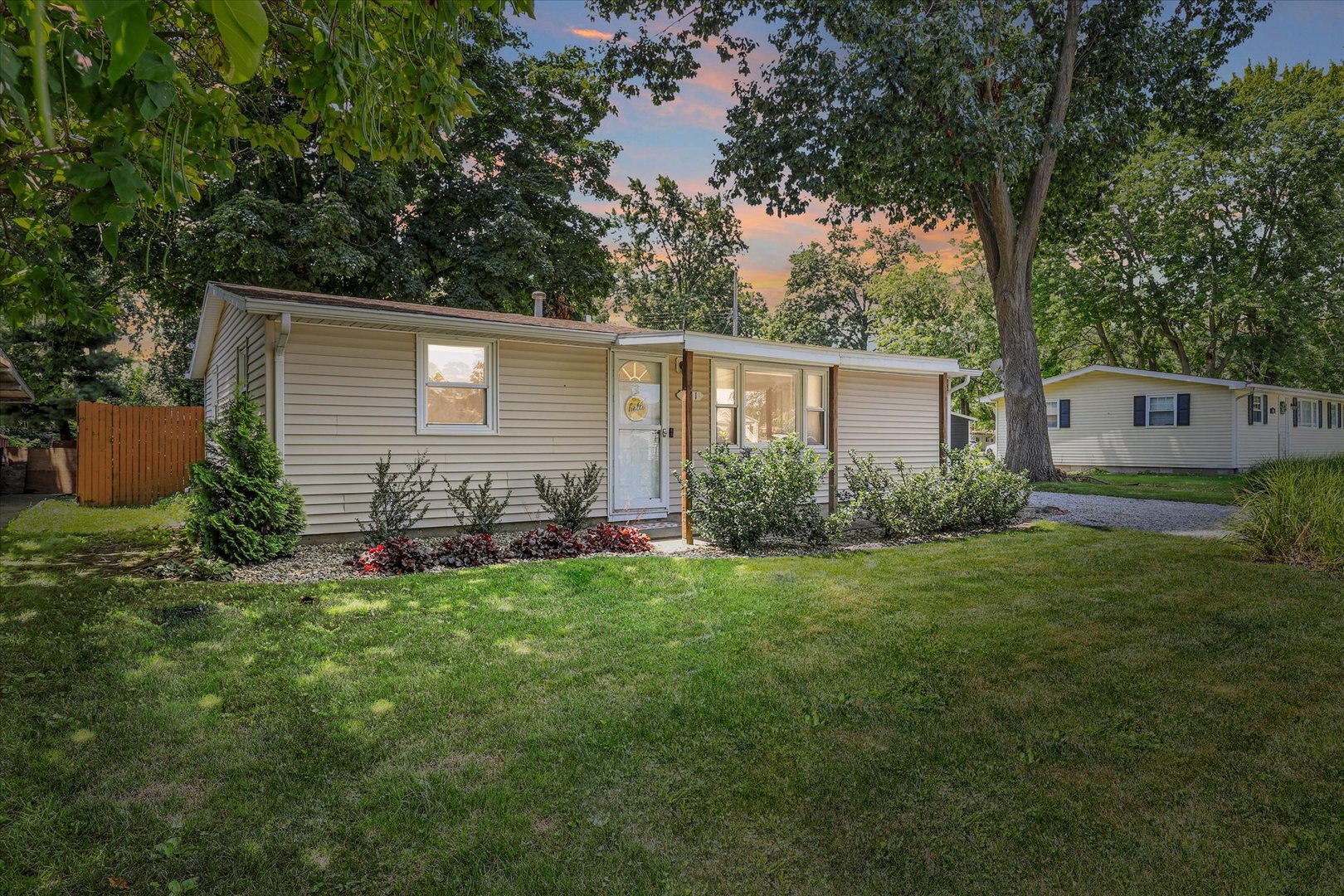 Homes for sale in Tuscola, IL | 901 E Fairview Dr, Tuscola, IL 61953 | MLS# 12709824