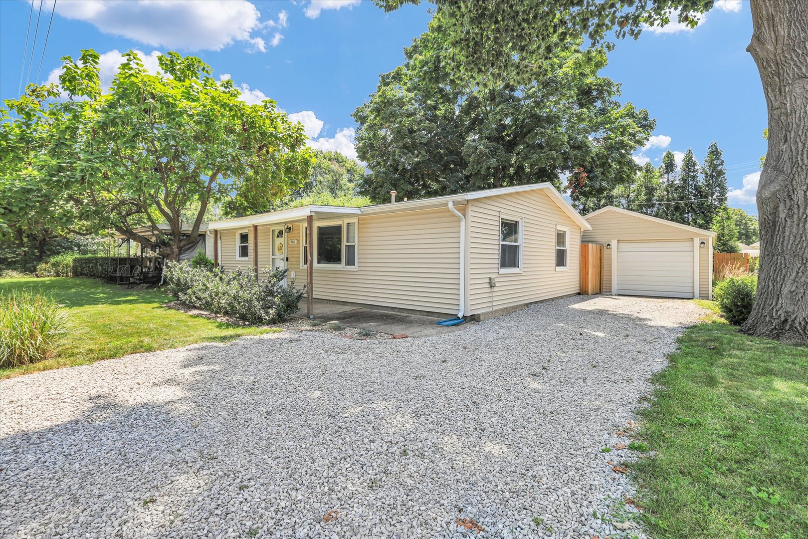 Homes for sale in Tuscola, IL | 901 E Fairview Dr, Tuscola, IL 61953 | MLS# 12709824
