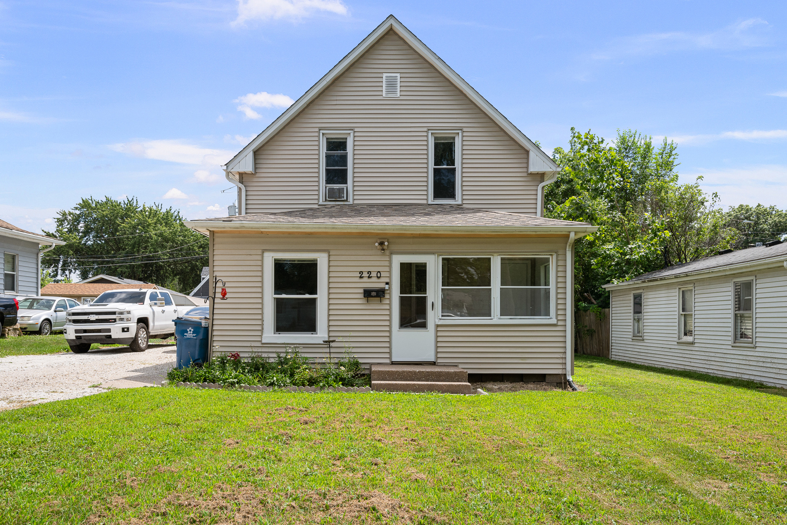 Homes for sale in East Moline, IL | 220 30th Ave, East Moline, IL 61244 | MLS# 12709830